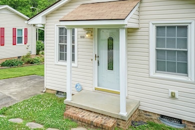 100 Leak Ave, Oxford, NC 27565 - photo 3