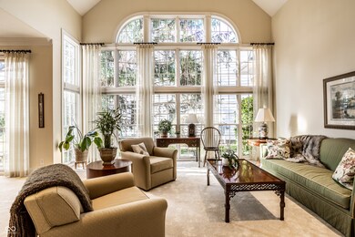 8037 Lynch Ln, Indianapolis, IN 46250 - photo 4