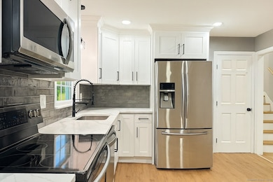 226 Beth Ln, Waterbury, CT 06705 - photo 6