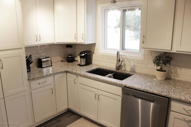 3414 Brisbane Dr, Lansing, MI 48911 - photo 7