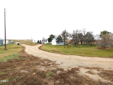 1710 88th St SE, Strasburg, ND 58573 - photo 4