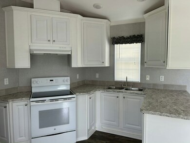 6941 Macdonald Ct unit 14, Zephyrhills, FL 33541 - photo 5