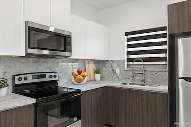 1409 S Yankton St unit 3, Alton, TX 78573 - photo 4