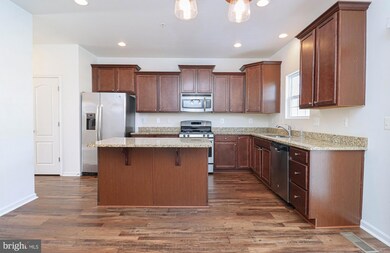 11364 Sandhurst Place, White Plains, MD 20695 - photo 2