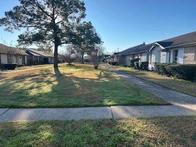 4038 Laura Leigh Dr, Friendswood, TX 77546 - photo 2