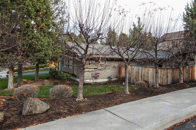 1496 NE Saddle Rock Ct, Bend, OR 97701 - photo 3