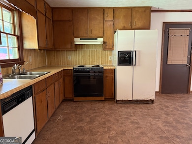 108 Fair Oaks Dr SE, Conyers, GA 30094 - photo 5