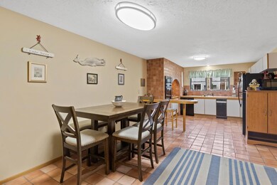 8-web-or-mls-6-riverview-ave-b