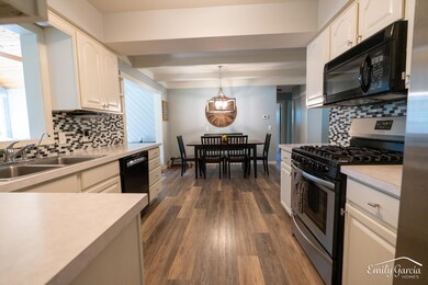1622 broadview-31