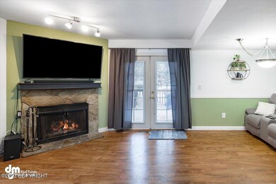 06-Living Room_DMD_1843-Edit