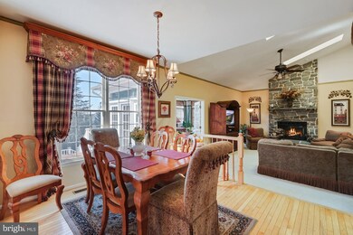 5213 Hillmont Ct, Ellicott City, MD 21043 - photo 6