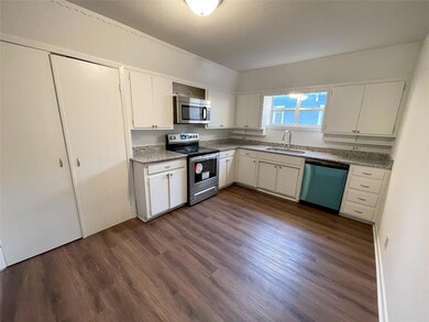 1016 W Gandy St unit 4, Denison, TX 75020 - photo 6