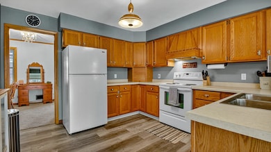 517 W Broadway St, Blair, WI 54616 - photo 6