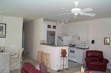 1569 Living Roomc.jpg