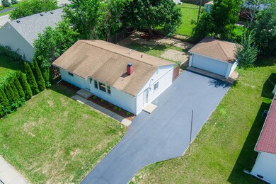 336 Amarillo Dr, Carpentersville, IL 60110 - photo 3