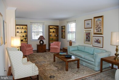 9108 Hamilton Dr, Fairfax, VA 22031 - photo 7