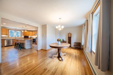 11 Poplar St, Old Orchard Beach, ME 04064 - photo 4