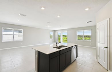 Center Kitchen Island w/Storage