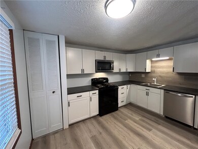 3101 Camberly Dr, Gibsonia, PA 15044 - photo 5