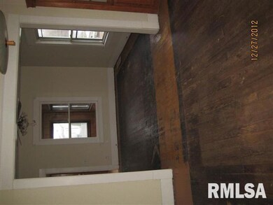 308 Willard Ave, Lincoln, IL 62656 - photo 6