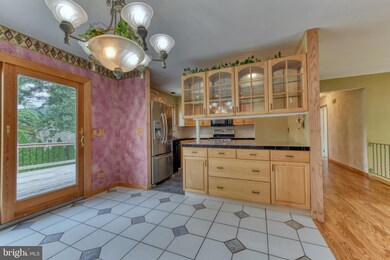 4823 Farming Ridge Blvd, Reading, PA 19606 - photo 7