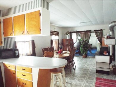 18 Edwards St, Colebrook, NH 03576 - photo 6