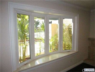 triple pane window at living room