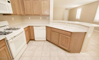 40119 N Mill Creek Way unit 35, Anthem, AZ 85086 - photo 4