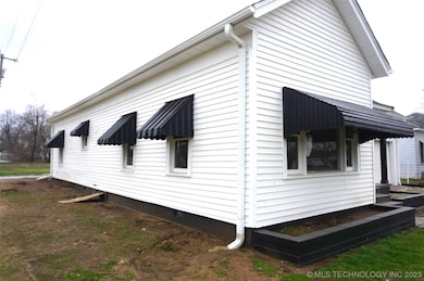 306 N 13th St, Henryetta, OK 74437 - photo 4