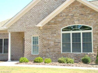 229 Landis Ct unit 13, Asheboro, NC 27203 - photo 2