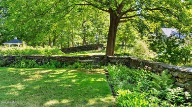 7 Hubbard St, Lenox, MA 01240 - photo 4