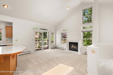 1523MockingbirdLn_HiRes_220729009