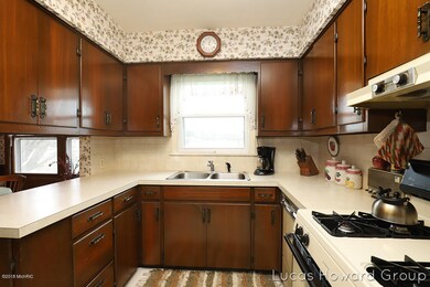 1028 Dorroll St NE, Grand Rapids, MI 49505 - photo 6