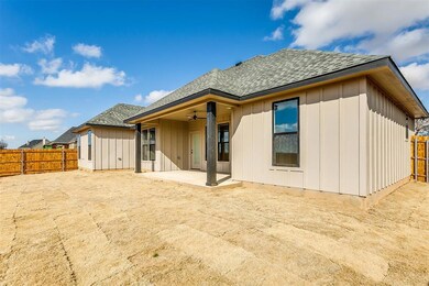 821 Holbrook Rd, Springtown, TX 76082 - photo 5