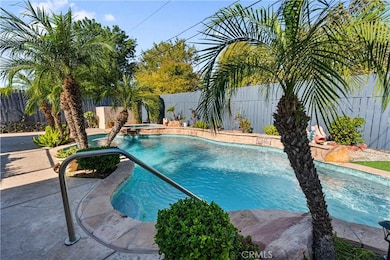 17619 Miranda St, Encino, CA 91316 - photo 2