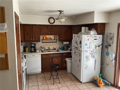 990 N 2200 Rd E, Assumption, IL 62510 - photo 7