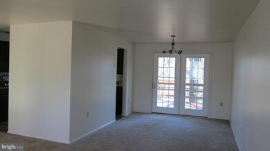 10508 Cavalcade St, Great Falls, VA 22066 - photo 3