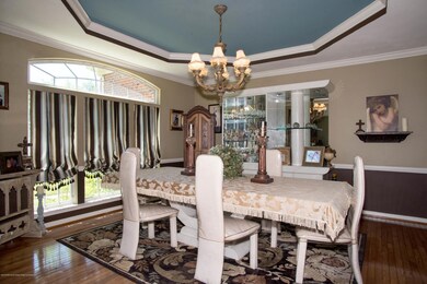 _RMJ7756.jpg dining room