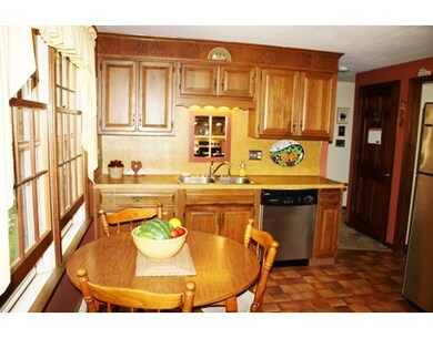 22 Meadow Wood Dr, South Deerfield, MA 01373 - photo 5