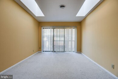 204 Skyhill Rd unit 7, Alexandria, VA 22314 - photo 3