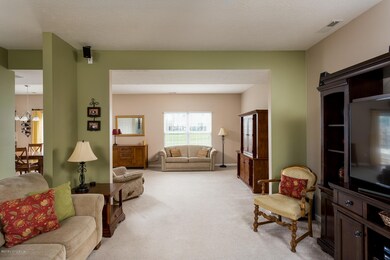 10705 Evanwood Dr, Louisville, KY 40228 - photo 7