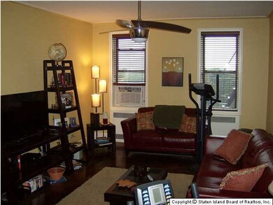 200 Hart Blvd unit 6G, Staten Island, NY 10301 - photo 3