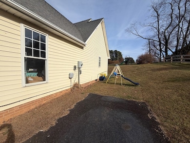 120 Sherry Ln, Galax, VA 24333 - photo 2