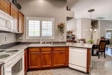 7939 W Beck Ln Peoria AZ 85382-small-008