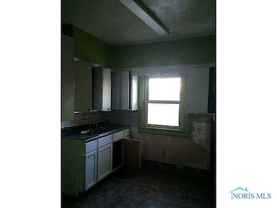 1017 Berdan Ave, Toledo, OH 43612 - photo 2