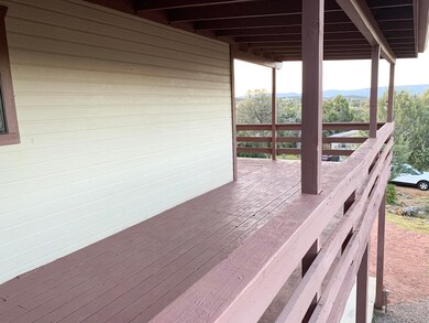 Side Deck - 313 E Pine St