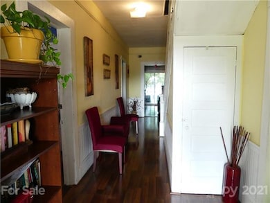 257 Jefferson St, Statesville, NC 28677 - photo 3