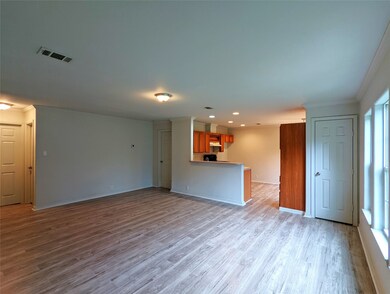 829 Marjorie St unit B, Houston, TX 77088 - photo 5