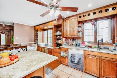 6532 170th St, Fresh Meadows, NY 11365 - photo 4