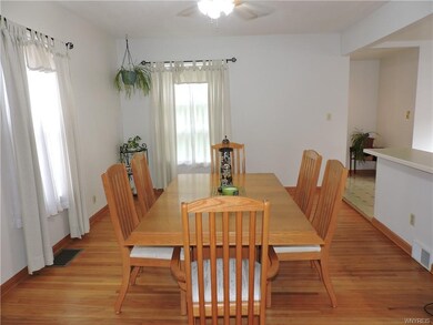 119 E Felton St, North Tonawanda, NY 14120 - photo 4